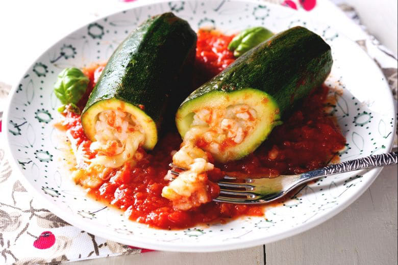 Zucchini umpluti cu orez